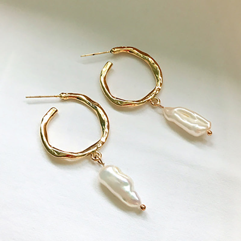 Simple pearl Earrings - Elevated Jewellery